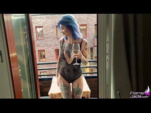 ❤️ Enorm tjej som suger med en gupp och knullar passionerat under öppen himmel ❤️ Fuckvideo at us ☑